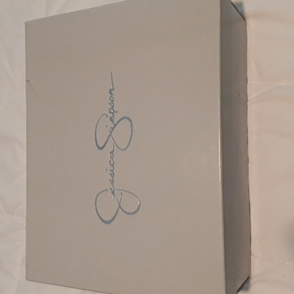 Jessica Simpson Size 6 mint colored pumps